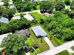 1435 25th Ct SW, Vero Beach, FL 32962