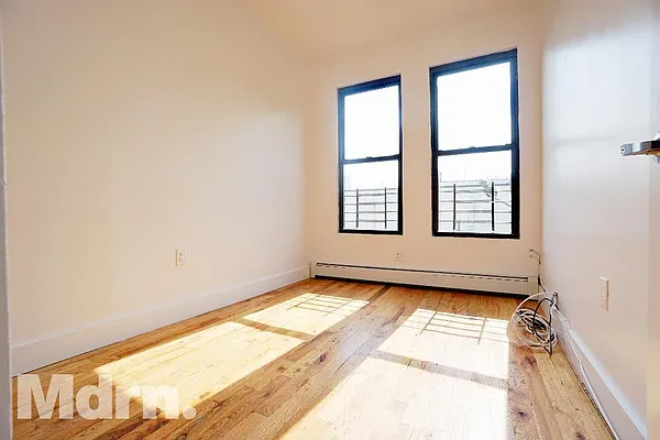 Rented by Mdrn Residential | media 4