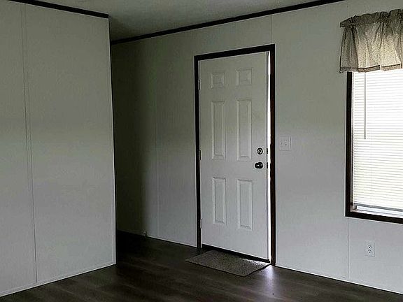 4th image of 337 Elizabeth Way