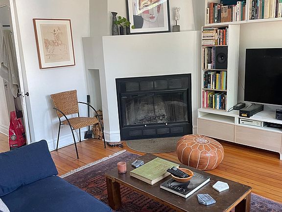 4th image of 4345 N Oakley Ave #2