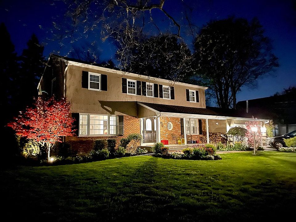 1st image of 2 Woodlot Ln