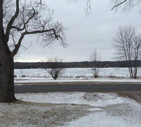 3rd image of W3703 Lake Shore Dr