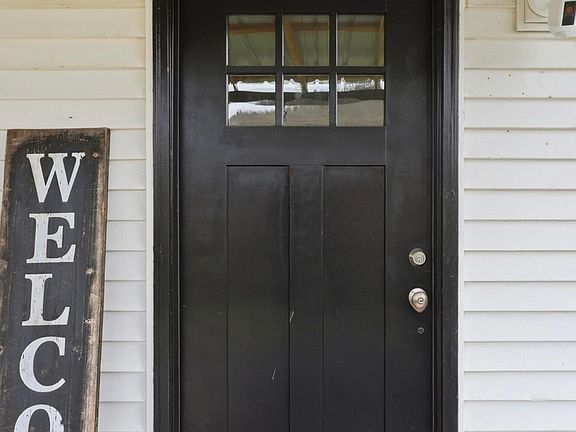 3rd image of 1092 Winchester Rd