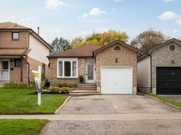 6 McFeeters Cres, Clarington, ON L1C 4G5