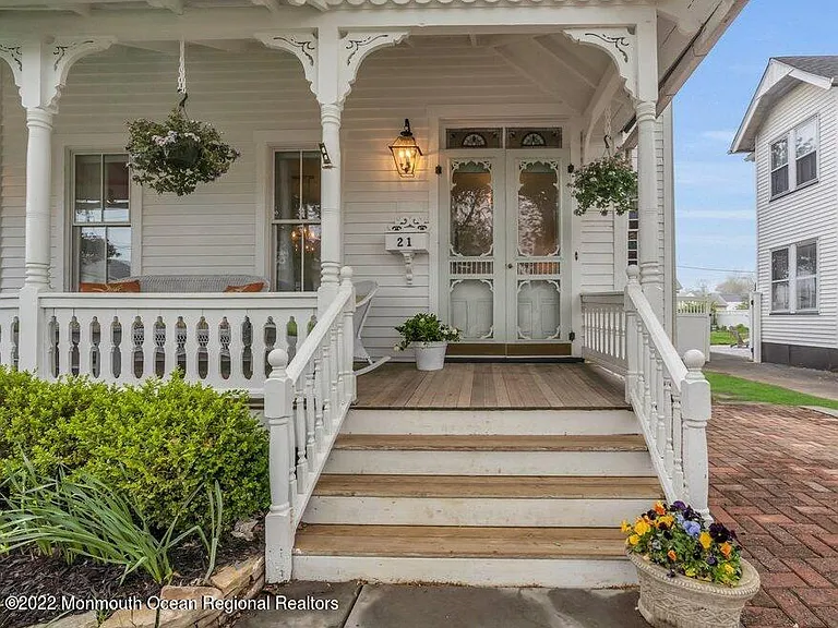 21 Pearce Ave — Photo 3
