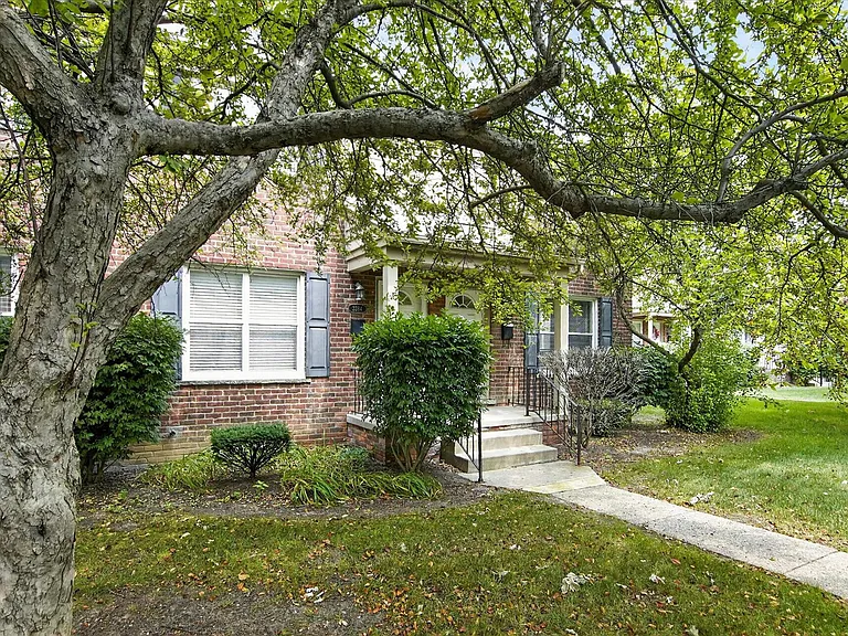 3284 Coolidge Hwy — Photo 2