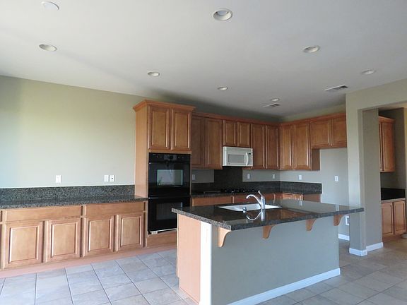 2nd image of 13989 Dearborn St