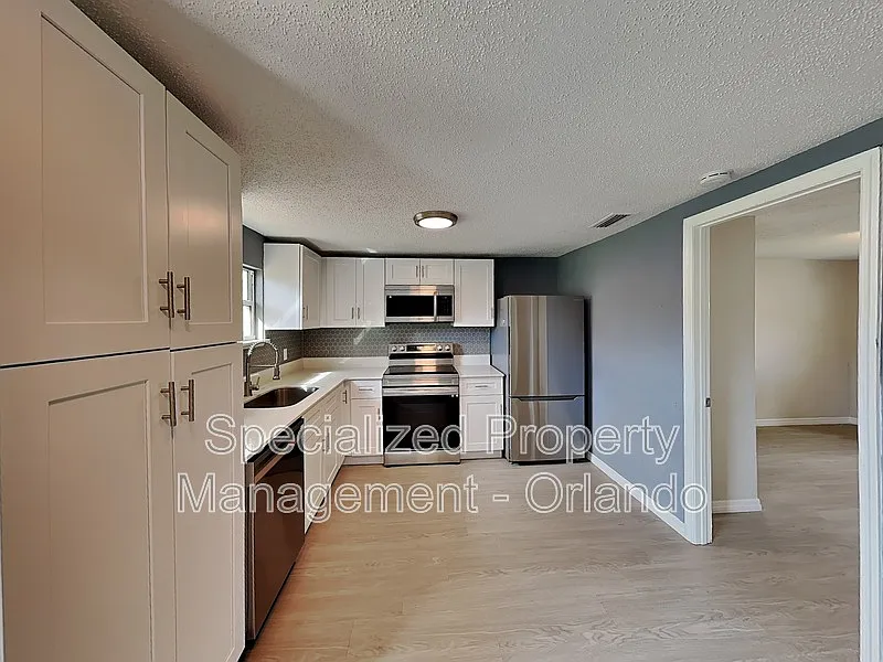 2 bed, 1.0 bath, 816 sqft, $1,450 — Photo 3