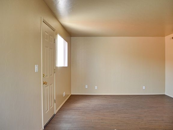 4th image of 204 W Hillside Ave