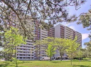 301 Prudential Dr #1706, Toronto, ON M1P4V3