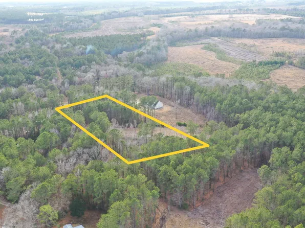536 Bertha Ln, Huger, SC 29450