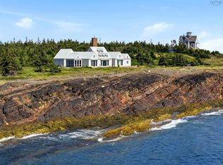 604 Middle Rd, Lunenburg, NS B0J 2X0