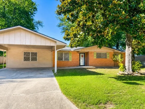 1126 Oakwood St, Carthage, TX 75633