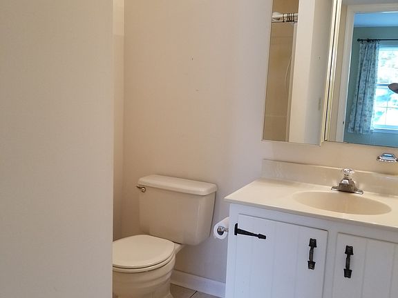 4th image of 602A Briarwood Dr