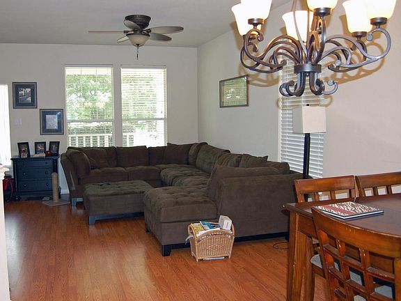 3rd image of 1309 Portsmouth Dr