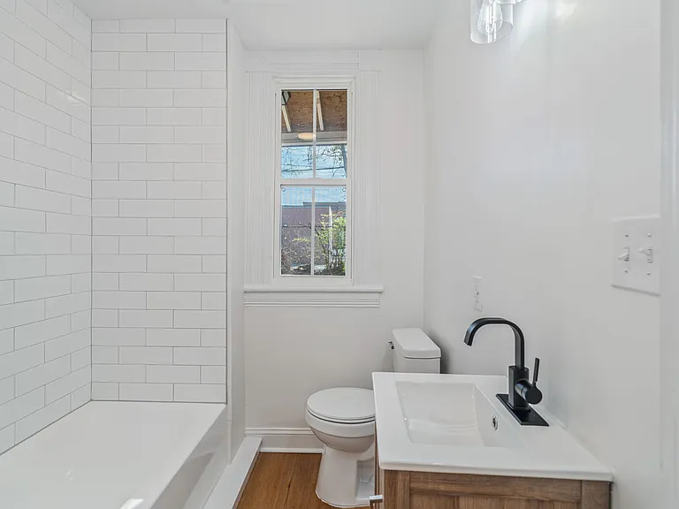 513 N Central St #1 — Photo 15