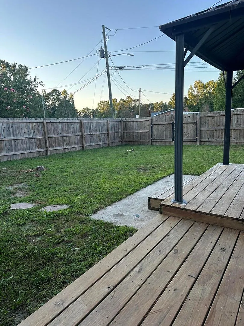Move-In Ready Corner-Lot Home with Wraparound Porch Near Fort Eisenhower — Photo 4