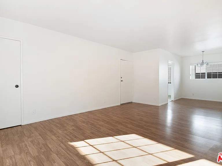 1937 S Bedford St #4 — Photo 2