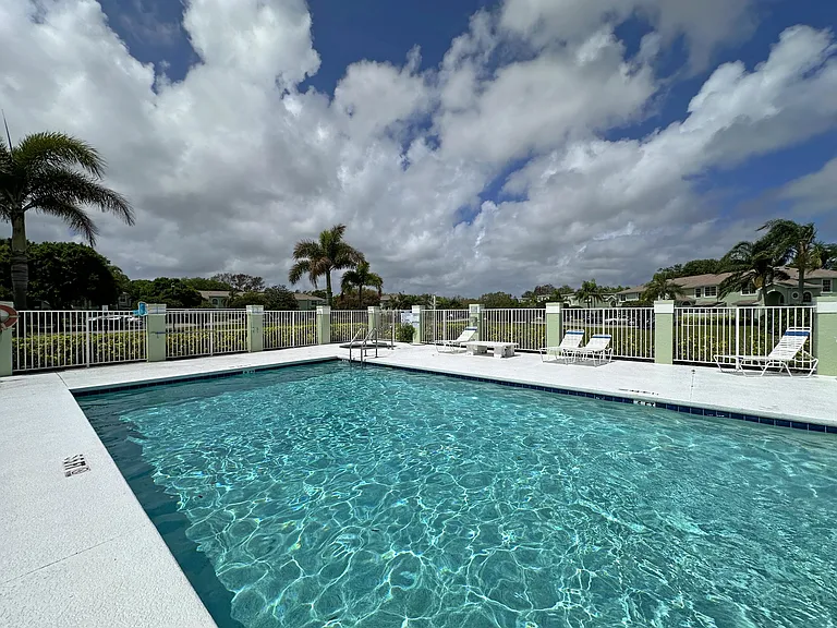 2130 SE Wild Meadow Cir — Photo 24
