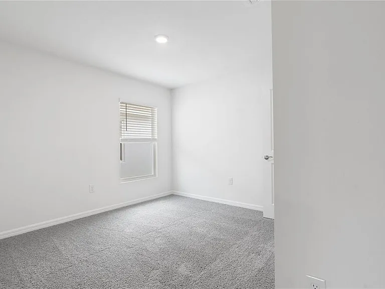 4762 SW 88th Ln — Photo 3