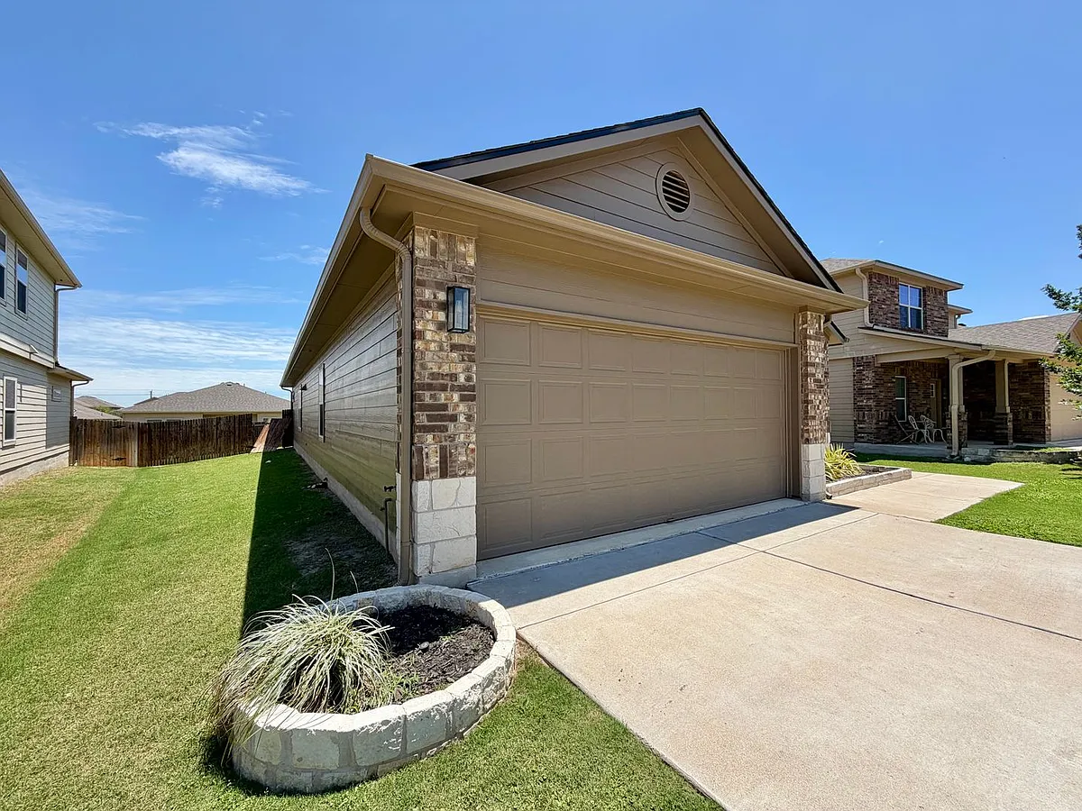 Building Photo - 1045 Gaelic Dr