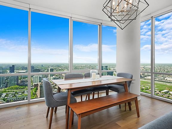 5th image of 1201 S Prairie Ave APT 5106