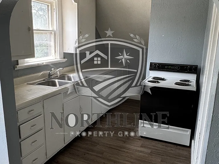 2832 Broadway #2 — Photo 1