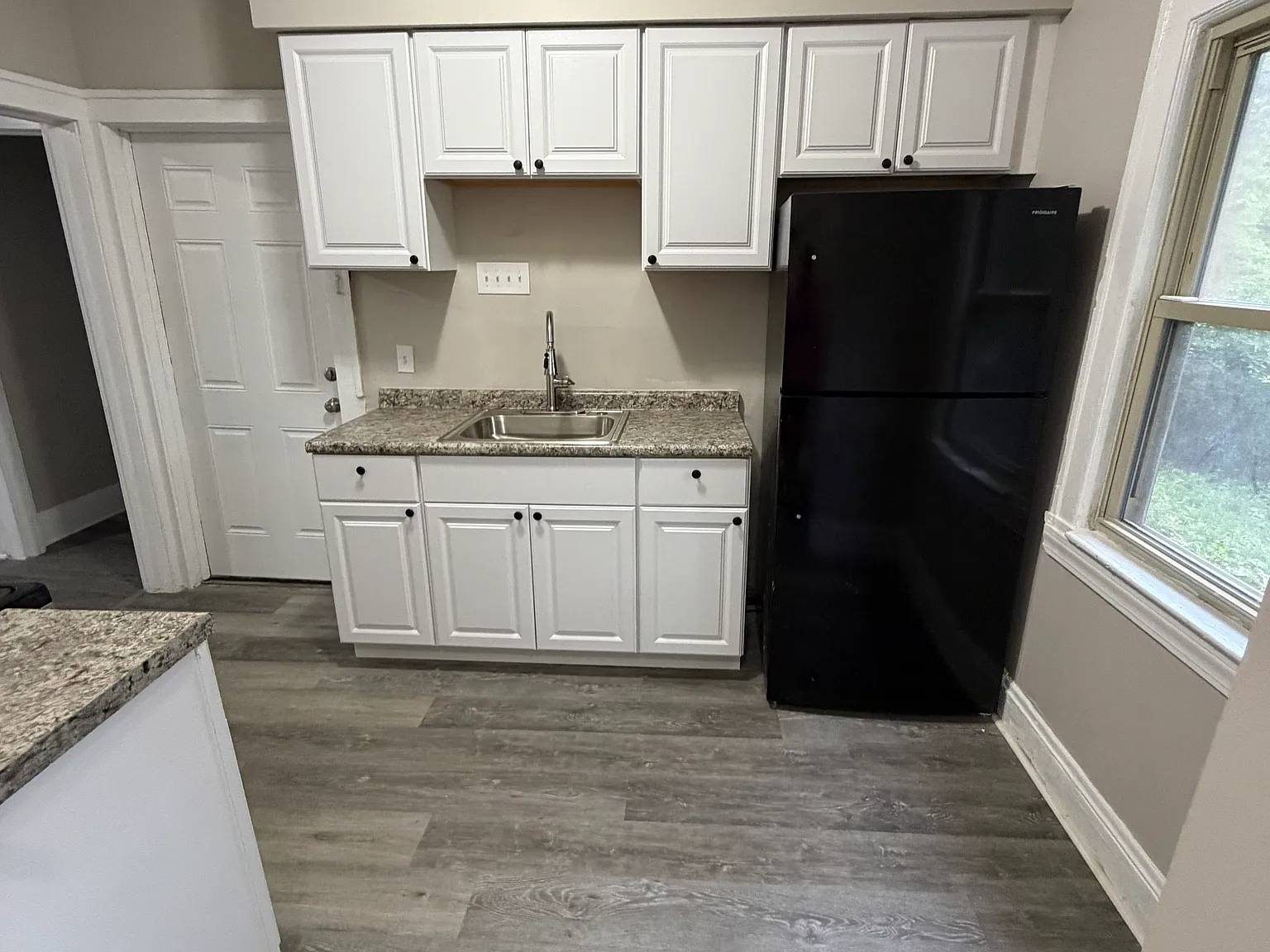 3 bed, 1500 sqft, $2,000 — Photo 2
