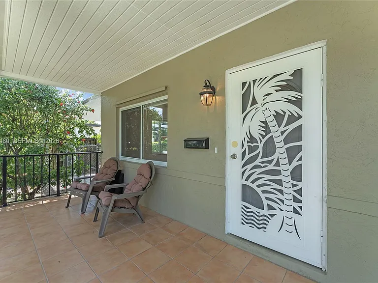 6130 SW 47th St — Photo 3