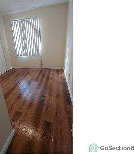 1st image of 615 W 92nd St