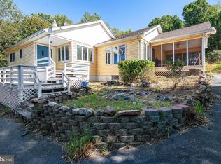 82 Persimmon Pear Ln, Harpers Ferry, WV 25425