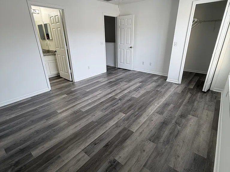701 Cresting Oak Cir — Photo 21