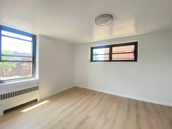 86-15 Dongan Avenue image 4 of 7