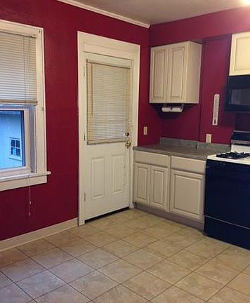 2nd image of 228 E Archwood Ave