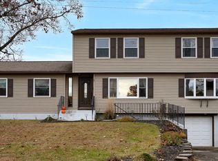 17 Woodcrest Ct, Chicopee, MA 01020