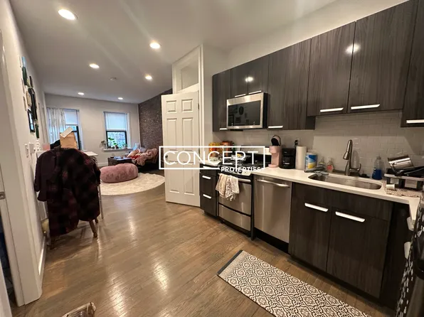 88 W Cedar St, Boston, MA