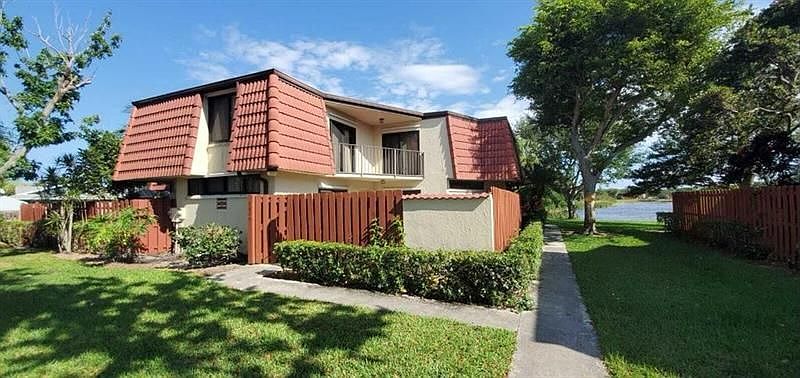 1st image of 3813 Victoria Dr