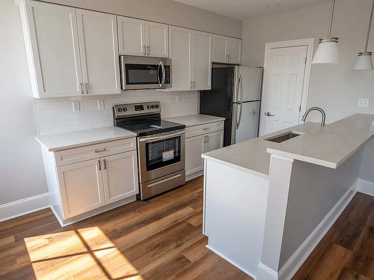 23 2nd St #4B — Photo 3