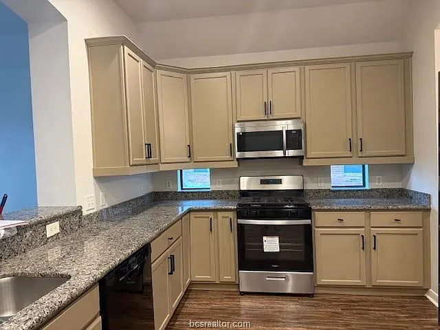 3815 Snowdance Ct — Photo 5