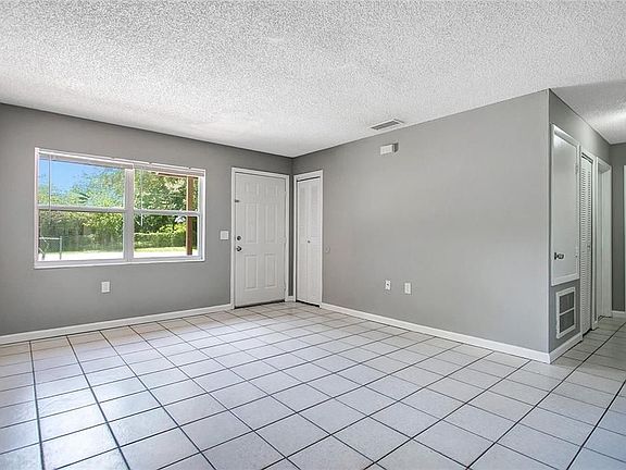 3rd image of 2661 Carolyn Ave