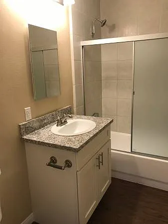 Elmwood Apartments — Photo 11
