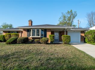 1030 Chateau Dr, Dayton, OH