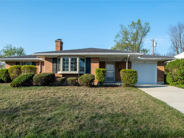 1030 Chateau Dr, Dayton, OH 45429