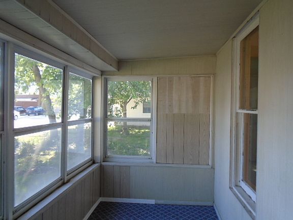 4th image of 147 N Prairie Ave