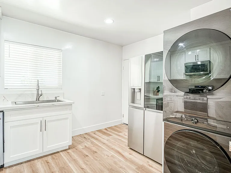 Luxury Kitchen& Appliances, LVP Flooring,Dual Pane Windows, Ceiling Fans, TV Mounts.