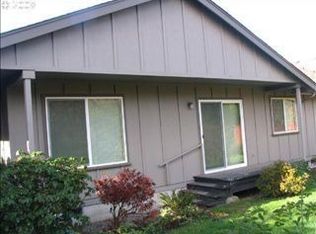 2970 Gilham Rd, Eugene, OR 97408