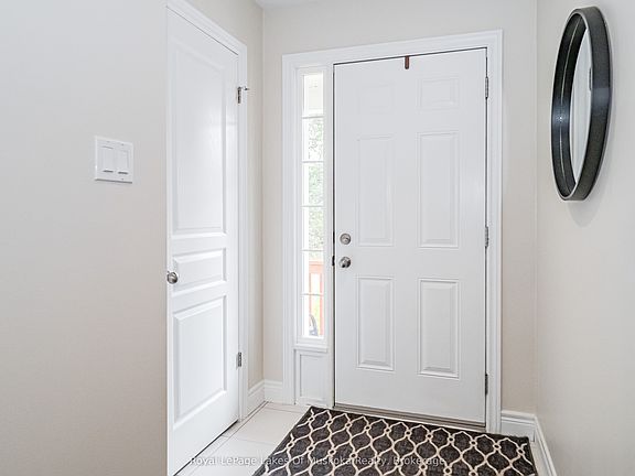 5th image of 85 Douglas Dr