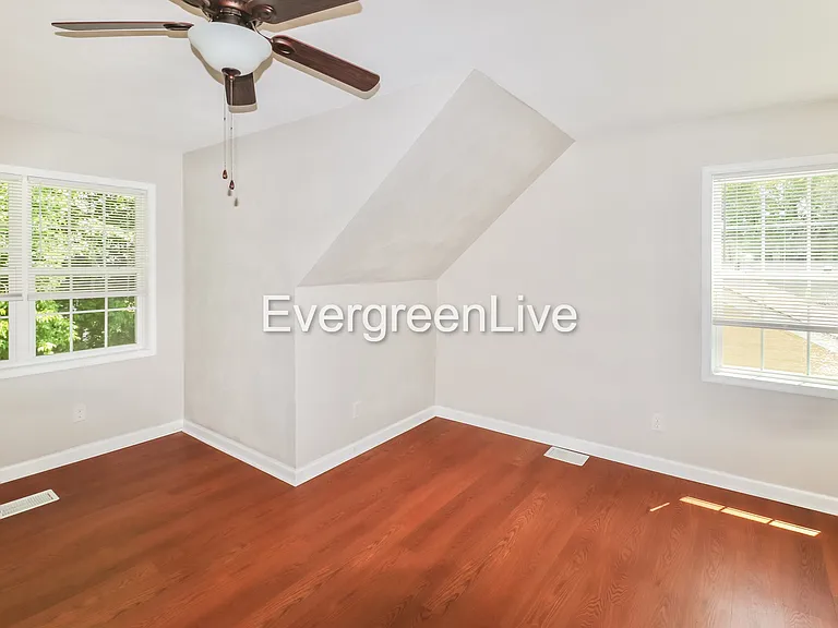 3018 Dunkirk Ave — Photo 6