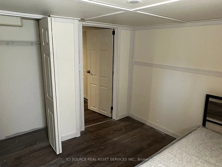 1043 Lena Ave #1 — Photo 20