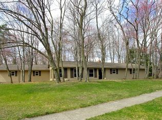 12192 Windcliff Rd, Strongsville, OH 44136